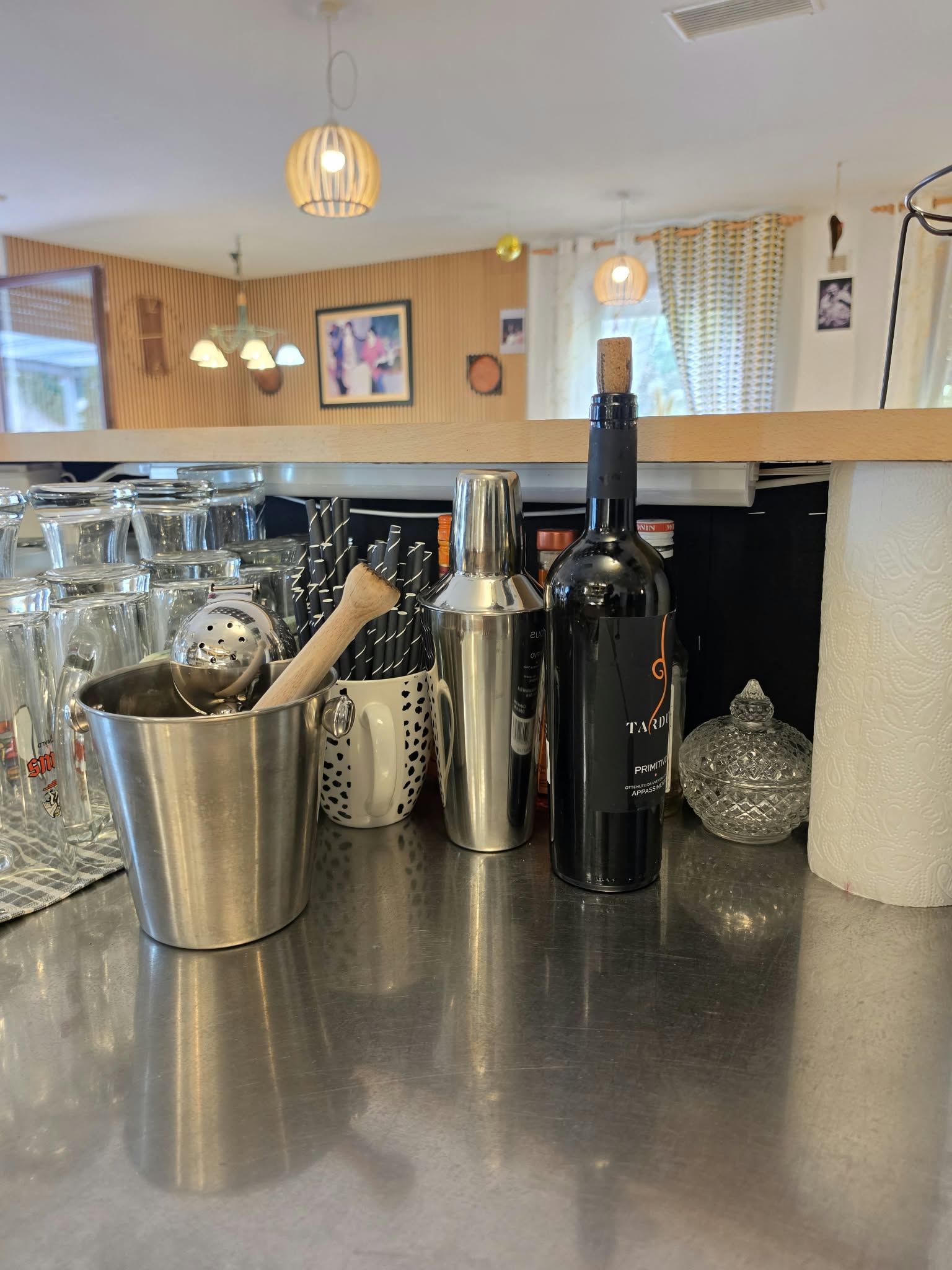 Bar & Lounge